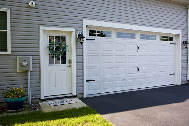 24/7 Emergency Garage Door Panel Replacement experts in Grant County County, WA